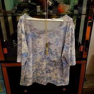 COLDWATER CREEK TOP!!! Necklace not INCLUDED!!! LIKE NEW!!!